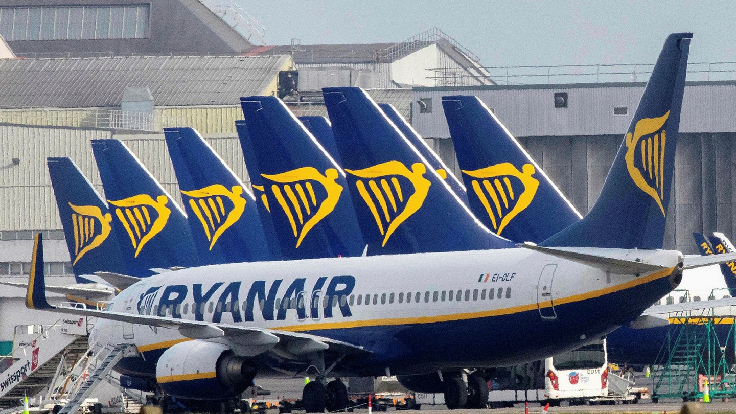Лоукостер “Ryanair” остановил продажу билетов из Харькова
